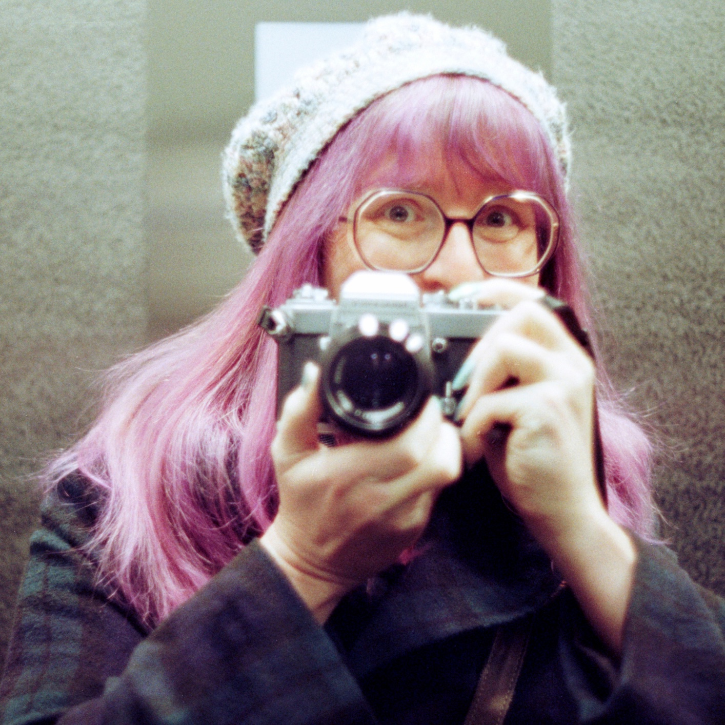 Charlotte Makes Photos